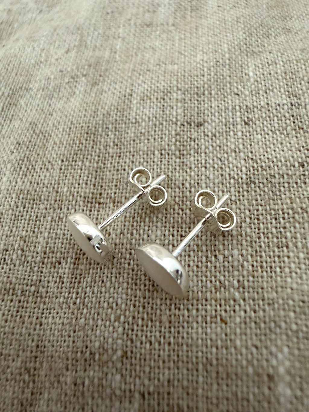Simple Studs