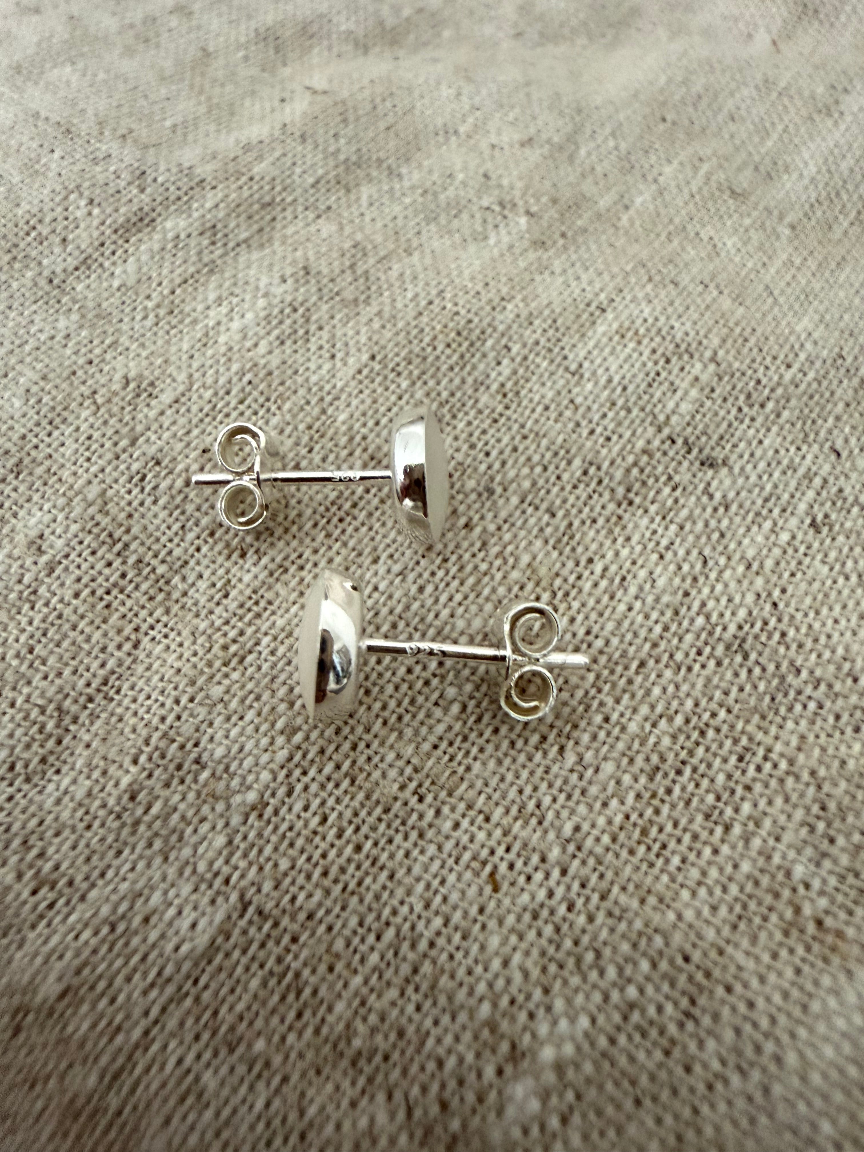 Simple Studs